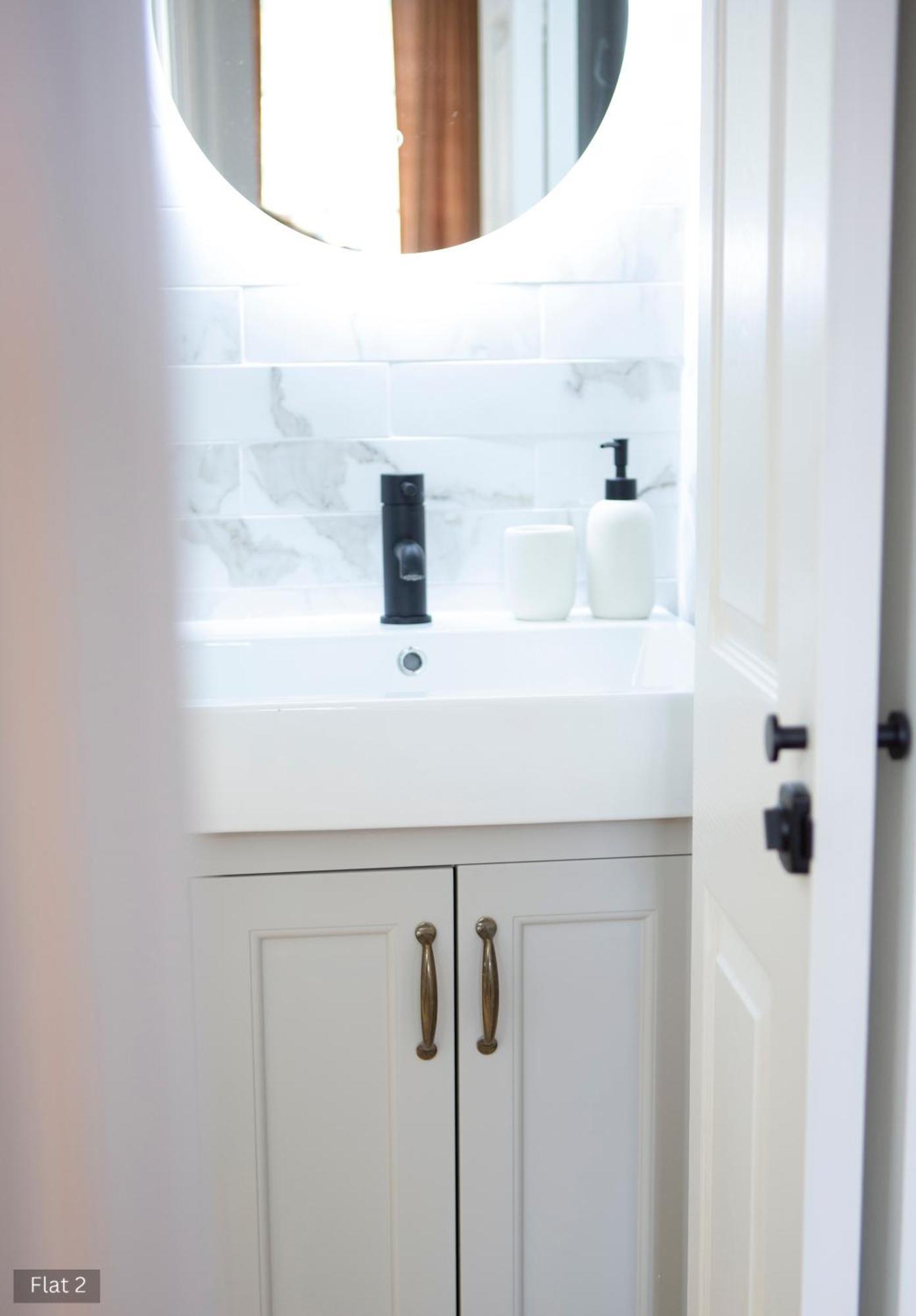 1 Bed Apartments - Central Bath Room photo