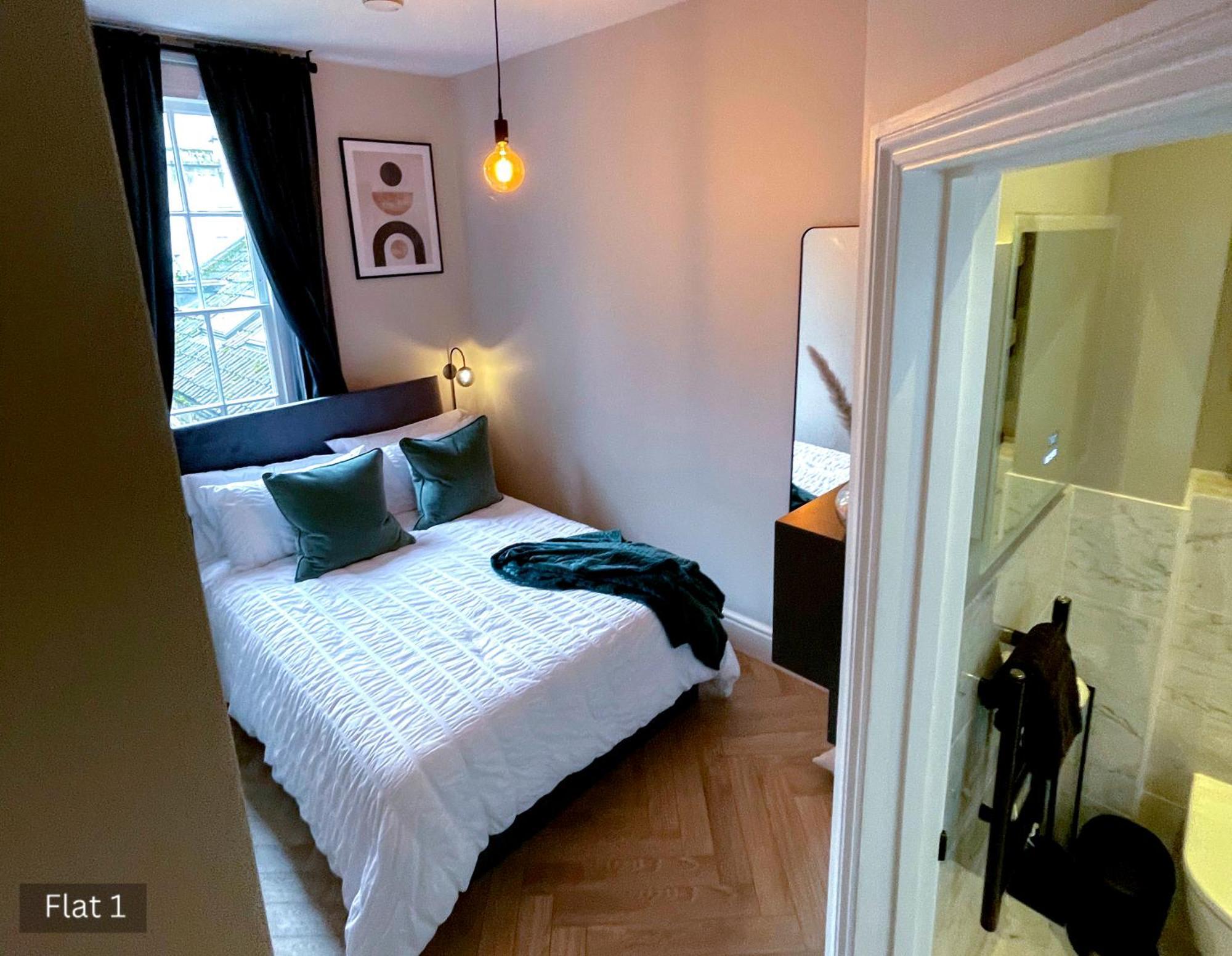 1 Bed Apartments - Central Bath Room photo
